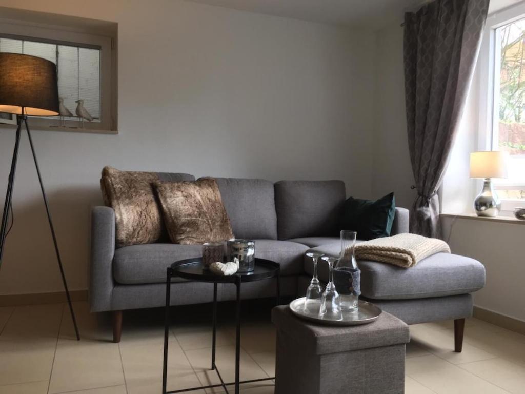 Schoene Ferienwohnung 2,5 Zimmer In Stadtnaehe Mit Eigenem Hofgarten บาลิงเงน ภายนอก รูปภาพ
