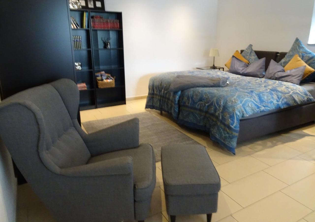 Schoene Ferienwohnung 2,5 Zimmer In Stadtnaehe Mit Eigenem Hofgarten บาลิงเงน ภายนอก รูปภาพ