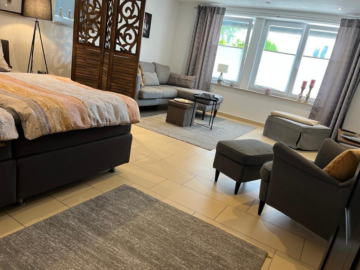 Schoene Ferienwohnung 2,5 Zimmer In Stadtnaehe Mit Eigenem Hofgarten บาลิงเงน ภายนอก รูปภาพ